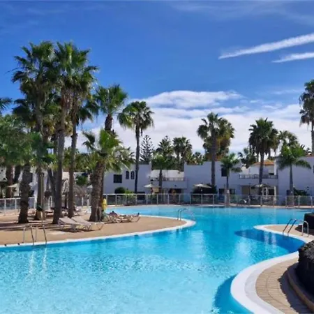 Oasis Duna Surfhouse Pool *