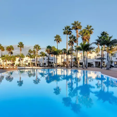 Oasis Duna Surfhouse Pool *