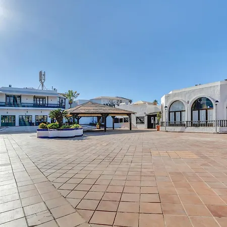 Oasis Duna Surfhouse Pool Apartment Corralejo