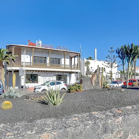 Oasis Duna Surfhouse Pool Corralejo